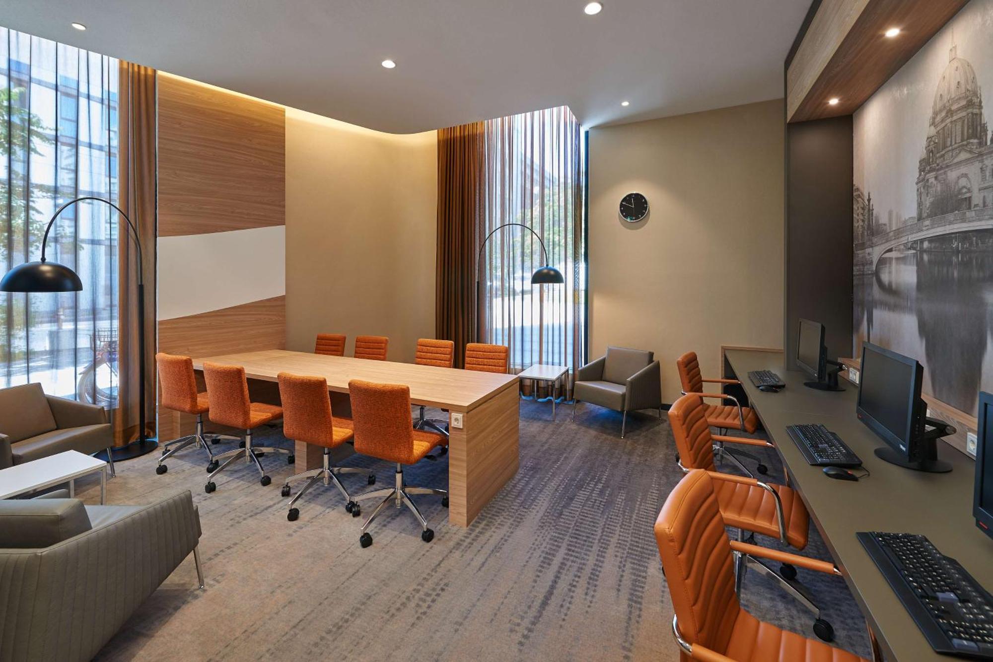 Hotel Hampton By Hilton Centre Alexanderplatz 3*